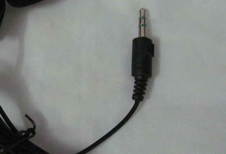 Lavalier Microphone with plug-and-play 3.5mm jack cable, ideal for clear audio recording.